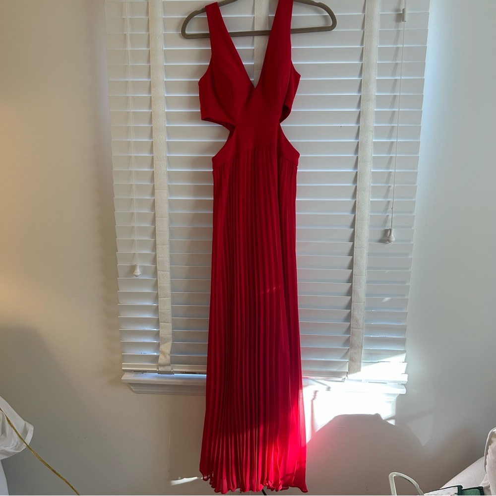 Xscape Formal Gown Sleeveless Red Cutouts Pleated Size 4